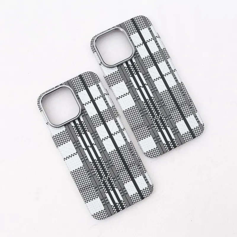 CHEXOL CARBON MAGSAFE LF-5 IP15 PRO