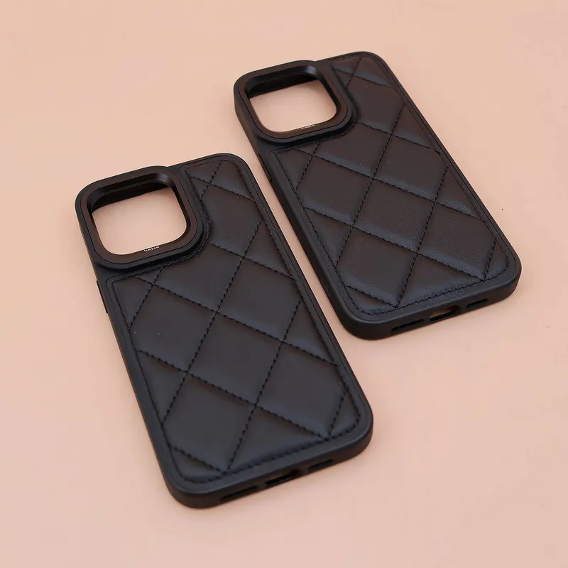 CHEXOL KAJSA QUILTED IP15 PRO BLACK