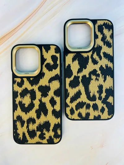 CHEXOL KAJSA WILD III IP15 PRO W3