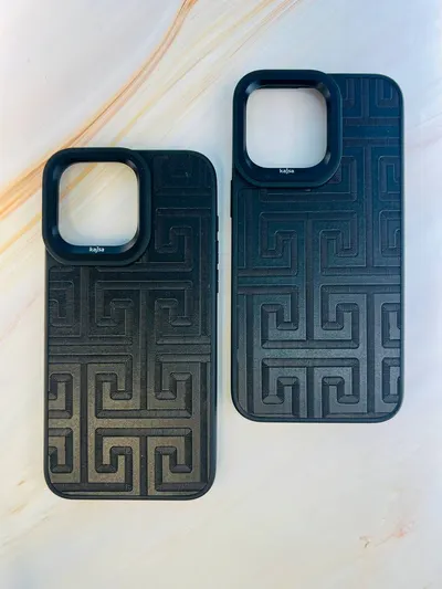 CHEXOL KAJSA MAZE II IP15 PRO BLACK